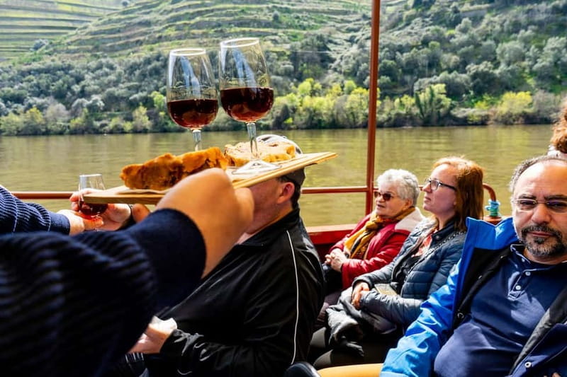 DOURO PREMIUM - Lunch at the Quintinha in the Vila Real District (except Sundays)