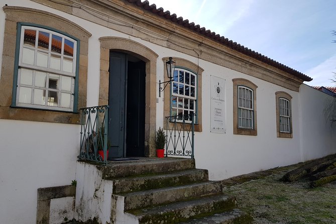 Douro Valley Wine Tour: 3 Vineyard Visits, Wine Tastings, Lunch - The Pinhão hills and your vineyard lunch: 4 courses with Douro reds and whites