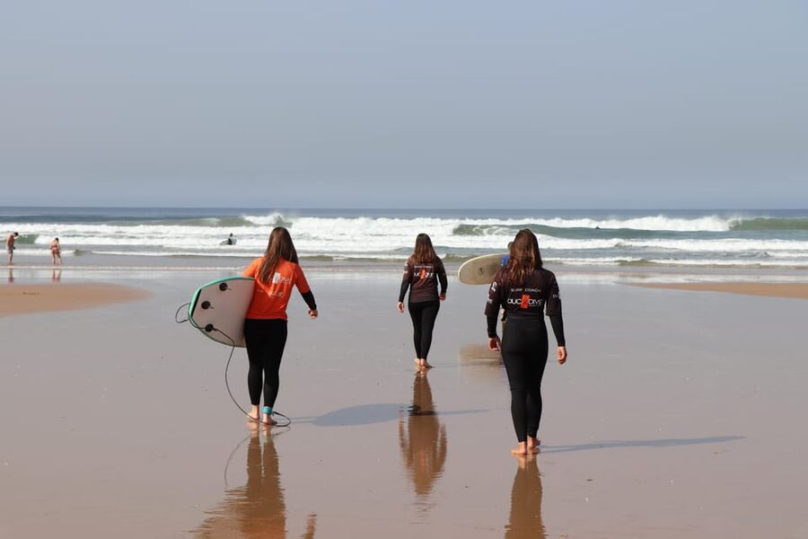 Duckdive - Surf Class in Caparica - Castelo Beach check-in: what your first 20 minutes should feel like