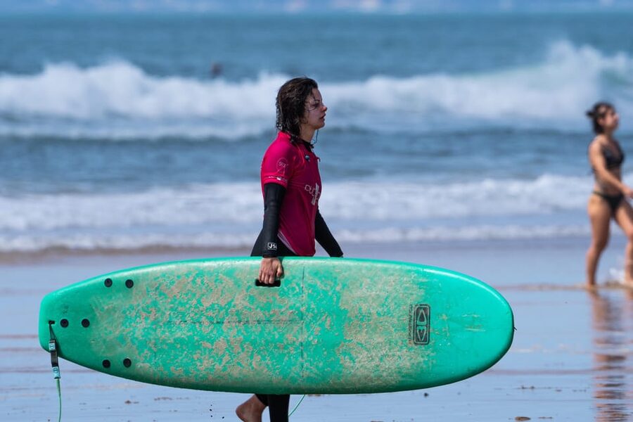 Duckdive - Surf Class in Caparica - One-on-one coaching style, even in a group