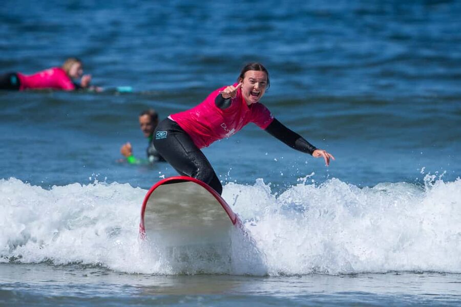 Duckdive - Surf Class in Caparica - A true 2-hour session at Praia do Castelo