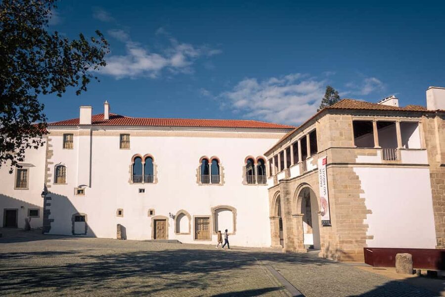 Évora: Private & Flexible Walking Tour in Historic Center - The Walkbox App and WhatsApp Support: Why This Works Without a Live Guide