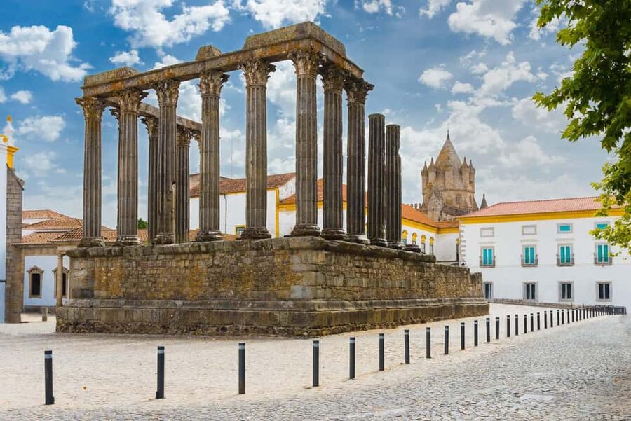 Évora: Private walking tour with tickets to main monuments - Who this tour suits best, and who should choose another option