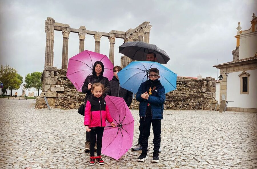 Évora: Tales and Legends Guided Walking Tour - Meeting in the Main Square and Getting Oriented Fast