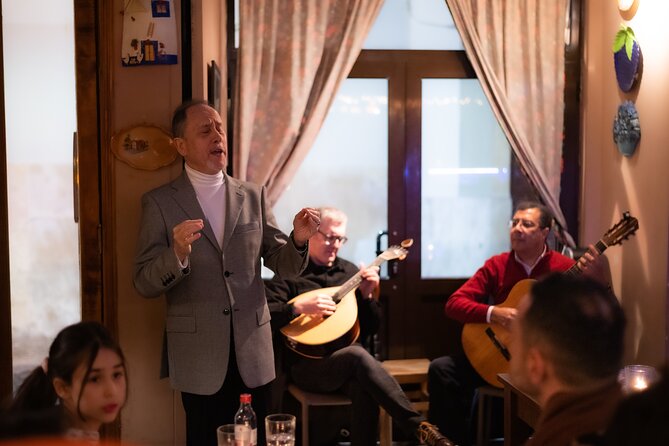 Fado Musical Experience with Portuguese Wine & Appetizers - What the Fado show feels like, when the singers take control