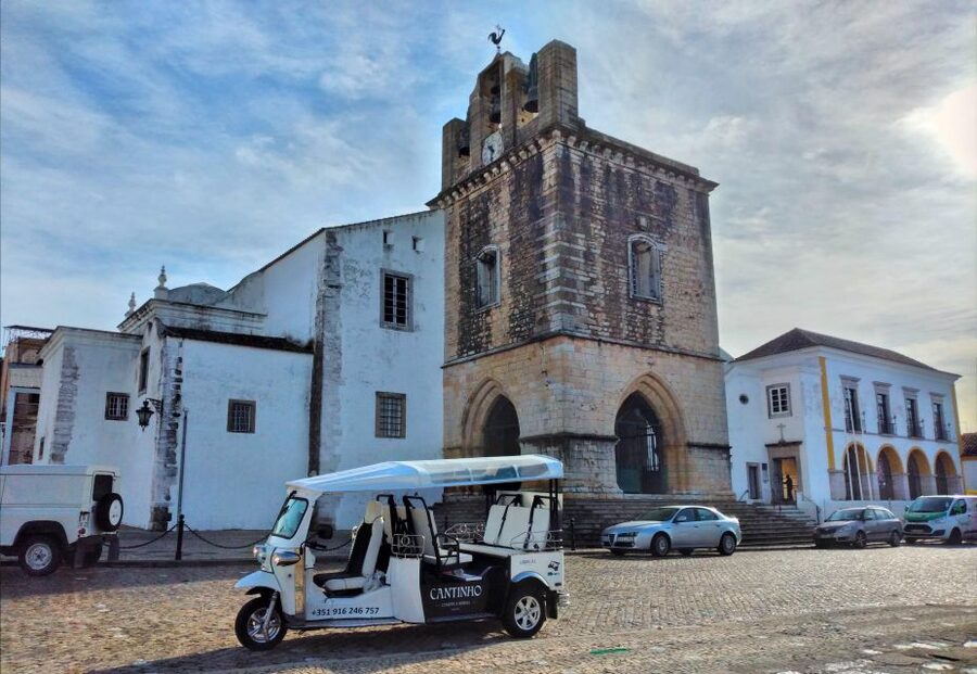 Faro: City tour - The old fenced heart of Faro, then the church-to-church route