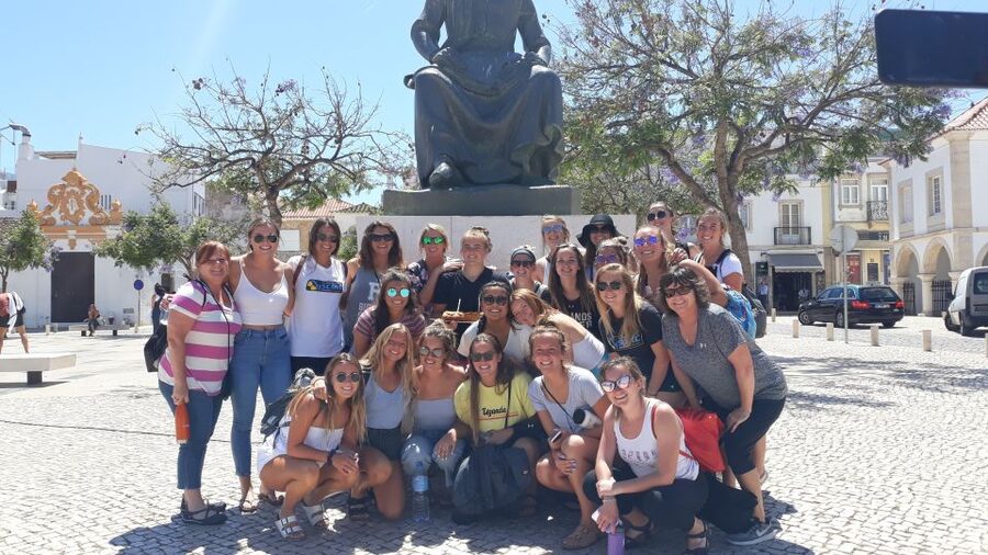 Faro: Old Town Guided Walking Food Tour - Finding the meeting point and reading the walking pace