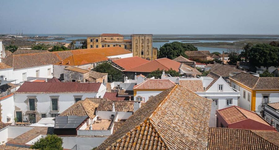 Faro: Private & Flexible Walking Tour in Historic Center - Re-enter the Old Town through Arco da Vila