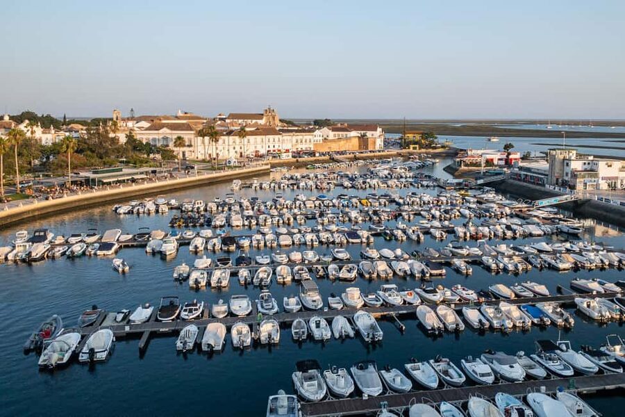 Faro: Private & Flexible Walking Tour in Historic Center - Largo da Sé, Episcopal Palace area, and the Cathedral climb