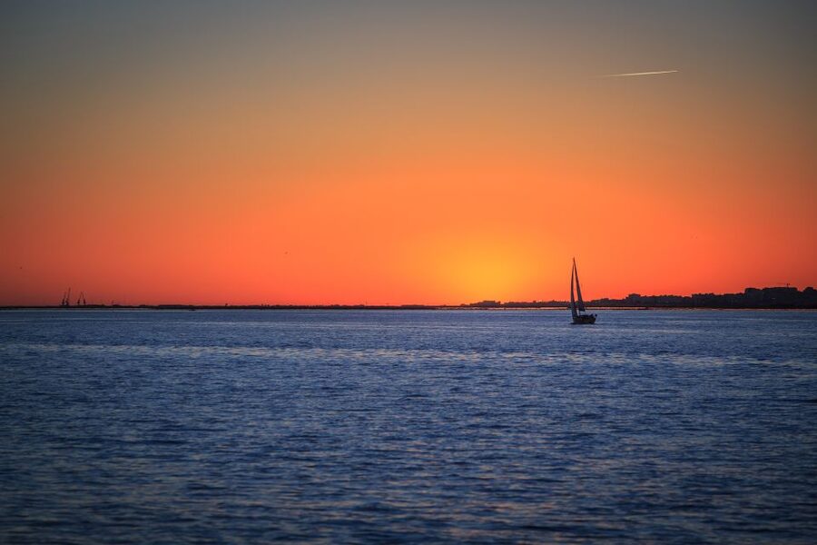 Faro: Ria Formosa Guided Sunset Tour by Catamaran - Should You Book the Faro Ria Formosa Guided Sunset Tour by Catamaran?