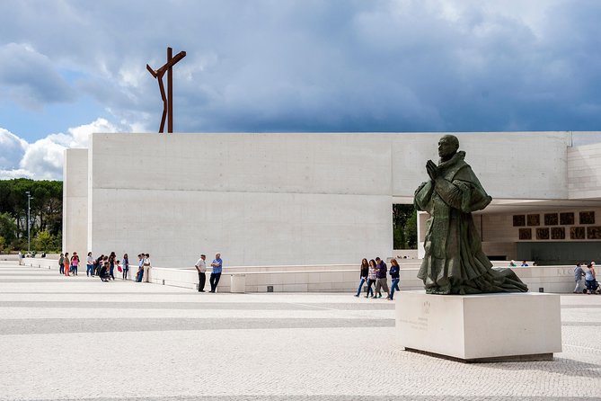 Fátima, Nazaré and Óbidos Small-Group Day Trip from Lisbon - Fátima Sanctuary in One Hour: The Shepherds, the Basilica, the Atmosphere