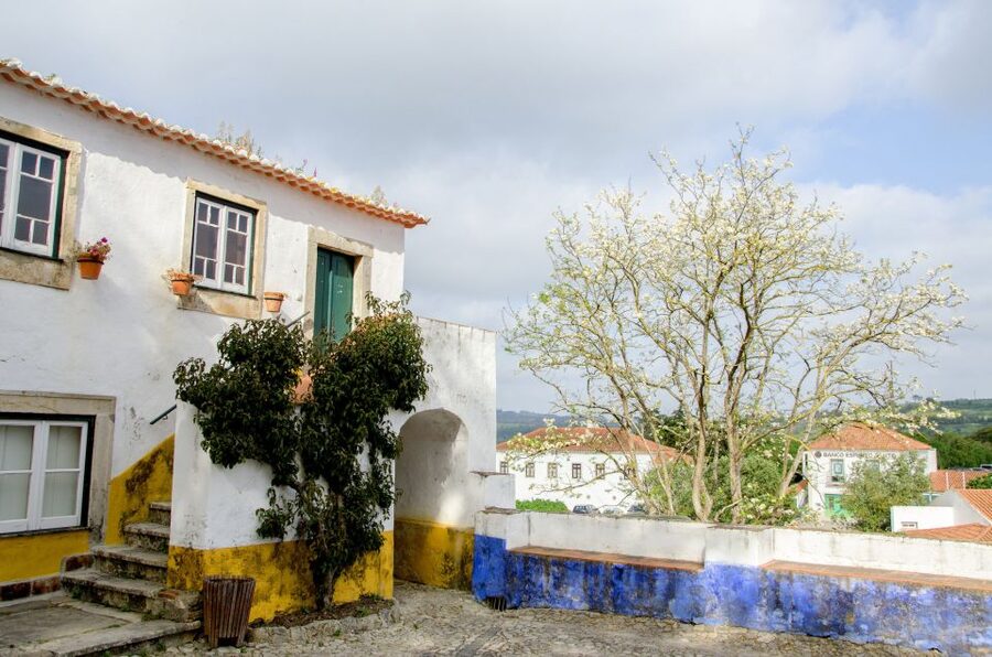 Fátima, Óbidos and the Atlantic Coast Day Tour from Lisbon - Riding in an 8-seat van, from Hard Rock Cafe to the coast