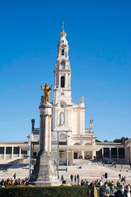 Fatima , Polski Przewodnik , Aljustrel , Nazare , Obidos - Fatima’s Sanctuary: what to focus on at the Chapel of Apparitions