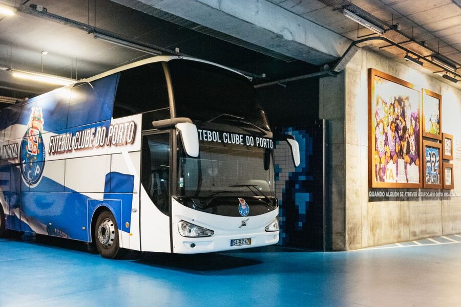 FC Porto: Museum & Tour - Dragão Stadium tour: pitchside access with a clear route