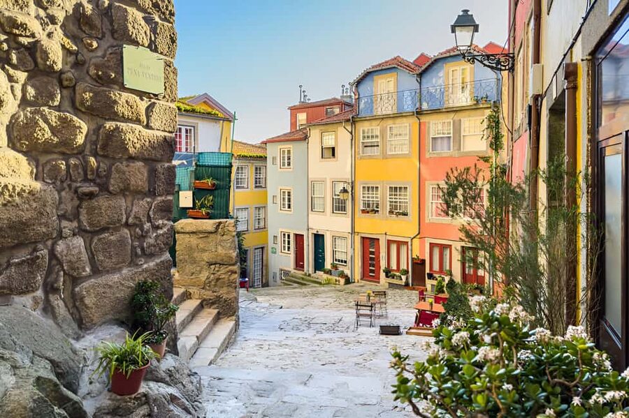 First thing to do in Porto, Know Porto Private Walking Tour. - What stops you inside the highlights, and what you mostly just pass