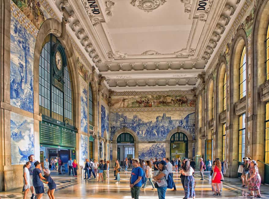 First thing to do in Porto, Know Porto Private Walking Tour. - Aliados Avenue, Galerias de Paris, and the visual swagger of central Porto