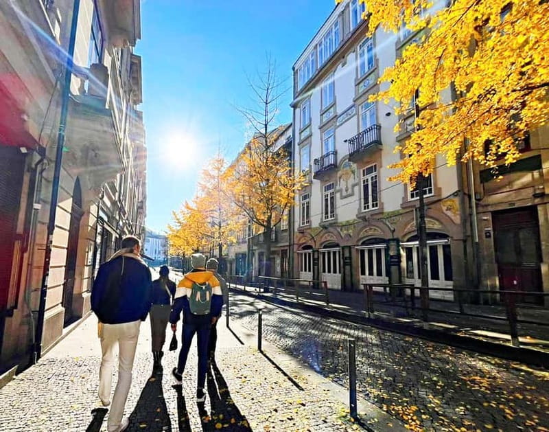 First thing to do in Porto, Know Porto Private Walking Tour. - Viewpoints and the guide’s Porto instincts