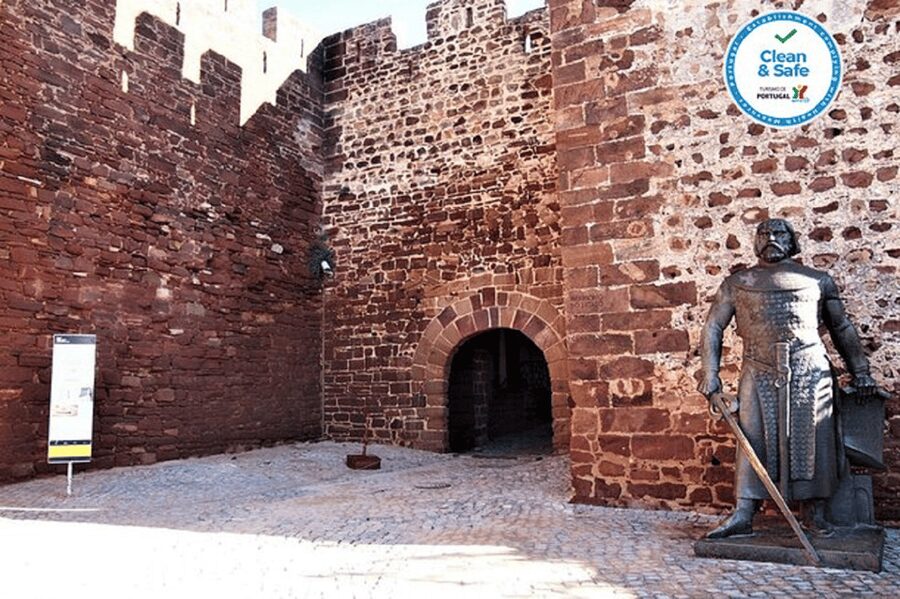 From Albufeira: Half-Day Silves & Monchique Highlights Tour - Roman Bridge and the old-town feel of Silves