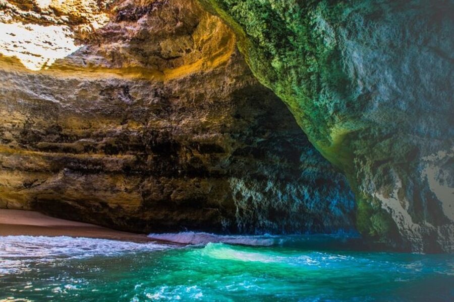 From Armação de Pêra: Sunset Boat Tour to Benagil Cave - Where the tour starts, and how to find the boat fast