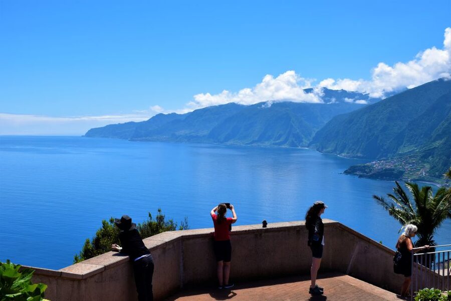 From Funchal: 2-Day Guided Tour of Madeira - Day 2 East: Cristo Rei, Santana, Ribeiro Frio, and Pico do Arieiro
