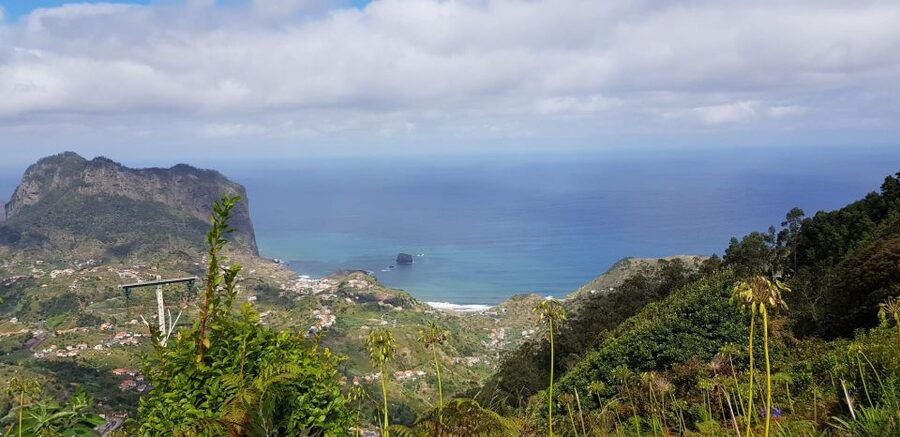 From Funchal: Santana and Pico do Areeiro East Island Tour - Pico do Areeiro at 1818 m, and how to read the clouds