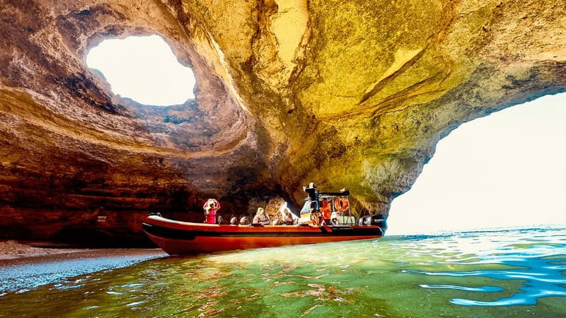 From Lagos: Benagil Caves Speedboat Adventure - Getting to Passeio dos Descobrimentos 1b, the calm start before the sprint