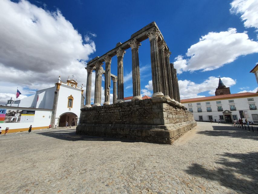 From Lisboa: Evora and Monsaraz Full-Day Tour - Royal Palace of Évora and the market break that keeps your day flexible