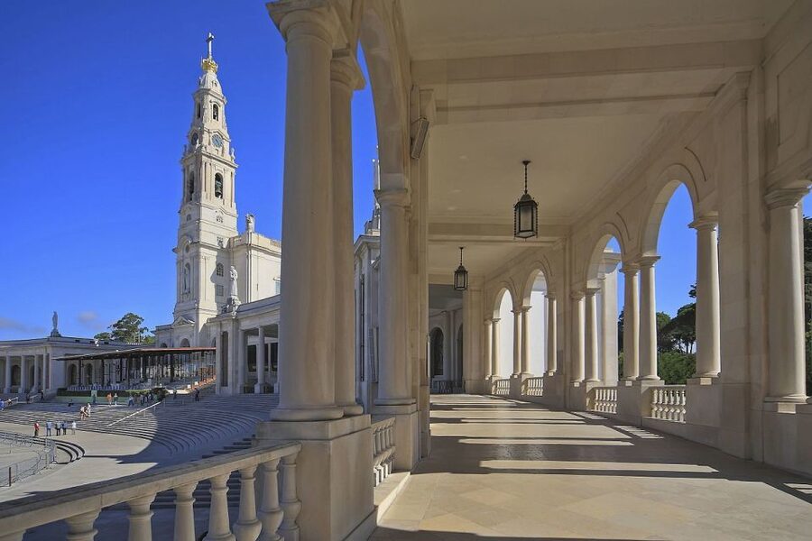 From Lisbon: Best of Fátima Half Day Tour - Getting to Nazaré as an add-on, and what changes