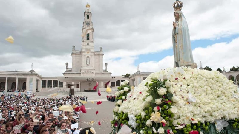 From Lisbon: Best of Fátima Half Day Tour - Leaving Lisbon: the van ride that sets the tone