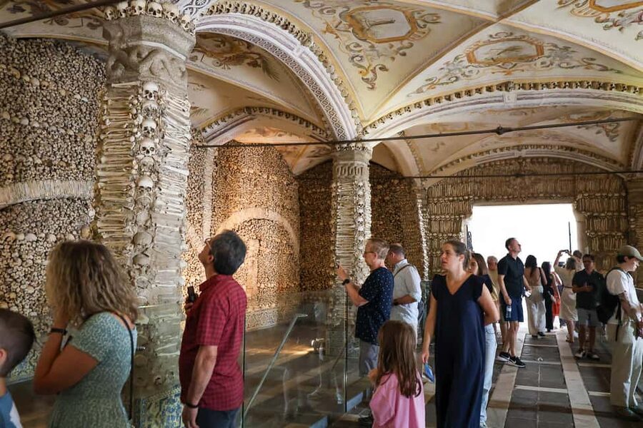 From Lisbon: Évora, Chapel of Bones & Alentejo Wine Tour - UNESCO Évora walk: cathedral views, Roman Temple stops, and lunch on your terms