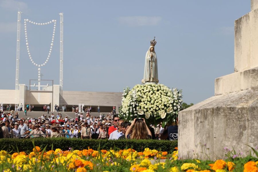 From Lisbon: Fátima and Sintra Private Tour - Transportation and timing: comfortable car time, real road stretches