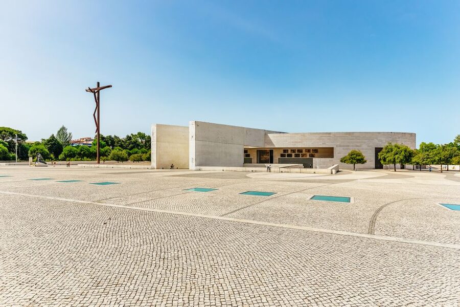 From Lisbon: Fatima Batalha Nazaré & Óbidos Small-Group Tour - Should You Book This Lisbon to Fátima, Batalha, Nazaré and Óbidos Tour?