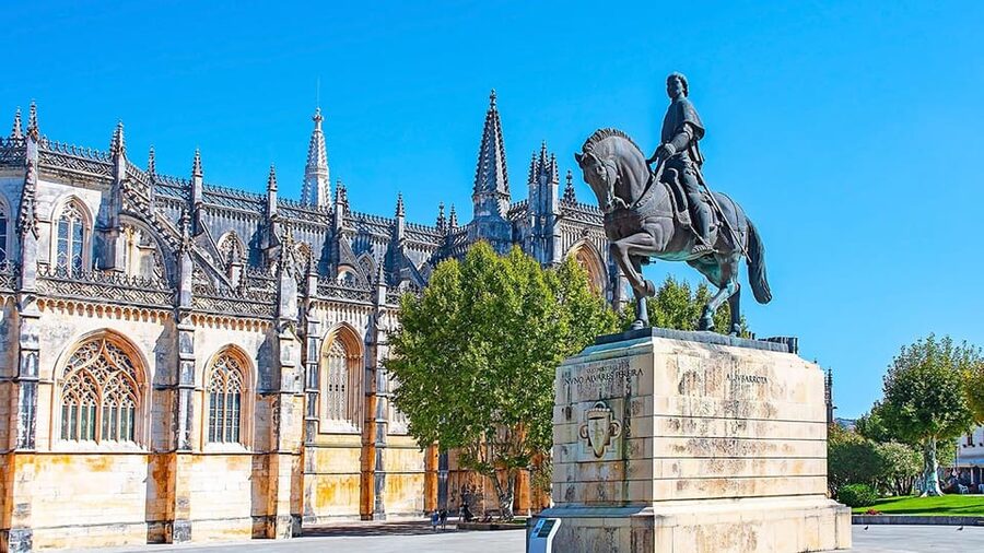 From Lisbon: Fatima, Batalha, Nazare, Obidos - Small Group - Batalha and the Monastery of Saint Mary of the Victory: Gothic Grandeur in a Short Window
