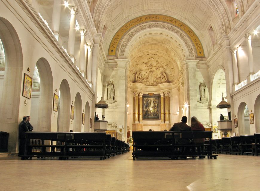 From Lisbon: Fátima, Nazaré, Batalha, and Óbidos Guided Tour - Should you book this Fátima, Nazaré, Batalha, Óbidos tour?