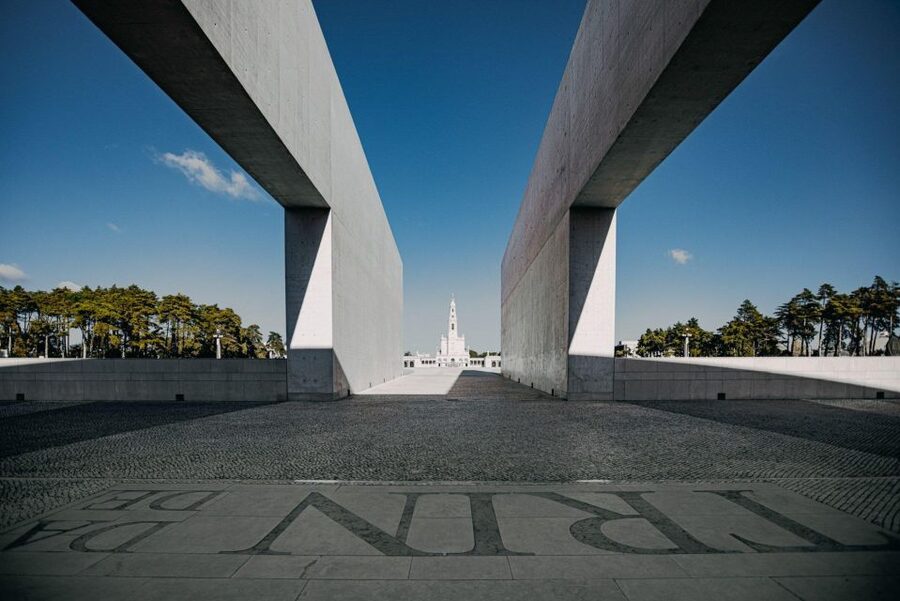 From Lisbon: Fatima, Nazaré, Batalha and Óbidos Tour - A Route That Ties Fátima, the Atlantic, and Medieval Portugal Together