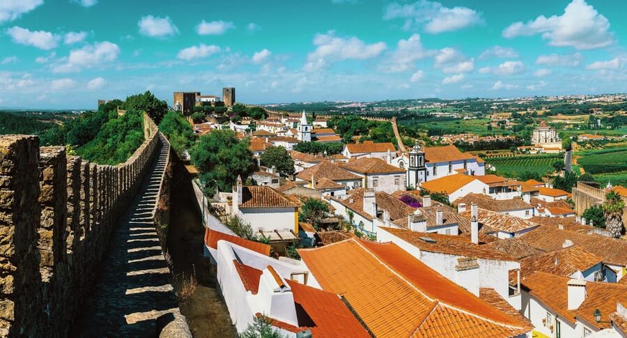 From Lisbon: Nazare Big Waves & Óbidos Small Group Tour - Ginja de Óbidos and How to Time Your Sweet Stop