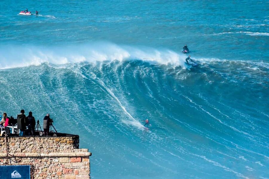From Lisbon: Nazare Big Waves & Óbidos Small Group Tour - Nazaré: Lighthouse Views, Sítio Town, and the Waves You Might Not Control