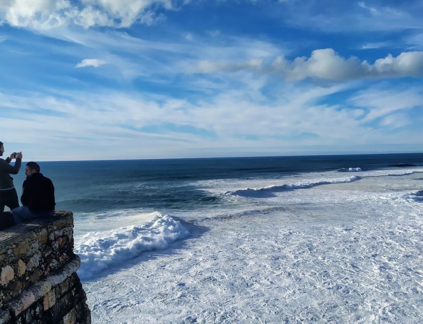 From Lisbon: Private Óbidos and Nazaré Tour - Getting there and moving around: the 7.5-hour structure