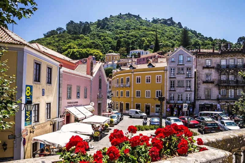 From Lisbon: Sintra and Cascais Highlights Small-Group Tour - Key things that make this tour work