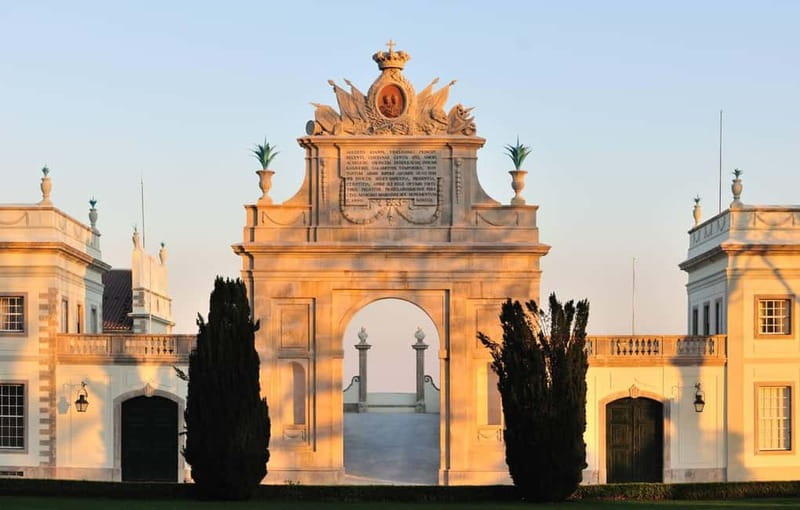 From Lisbon: Sintra Half-Day Tour with Pena Palace Tickets - How the guide can make or break your day