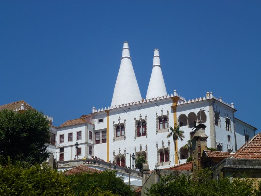 From Lisbon: Sintra Pena Palace Cascais 8-People Group Tour - Walking, weather, and what to pack for an all-day loop