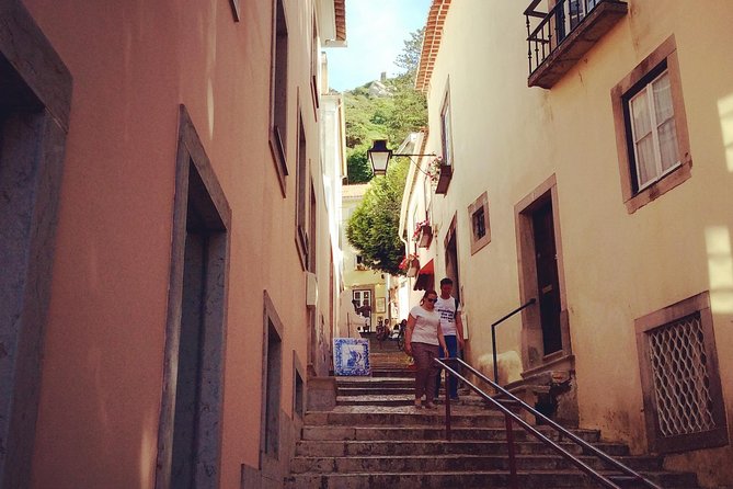 From Lisbon: Sintra's Historical and Natural Gems - Down into old Sintra for lunch and breathing room