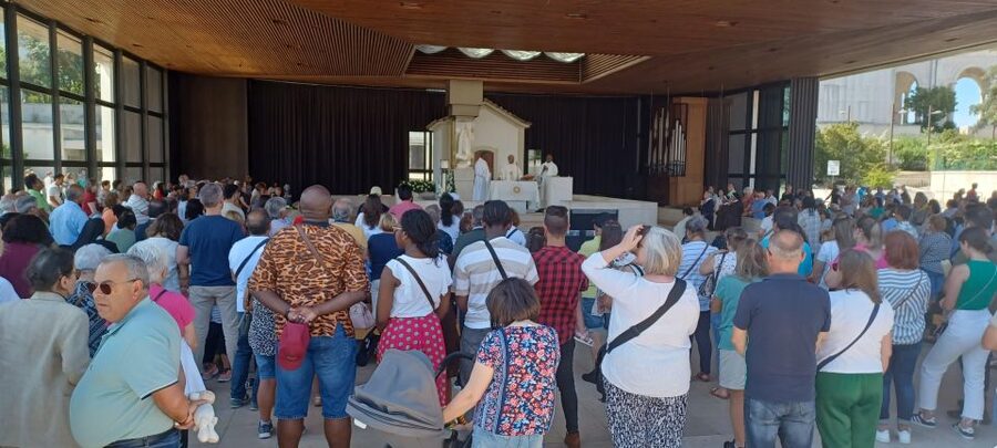 From Lisbon: Small Group Fátima & Little Shepherds Town Tour - Chapel of the Apparitions plus basilicas: where timing affects your experience