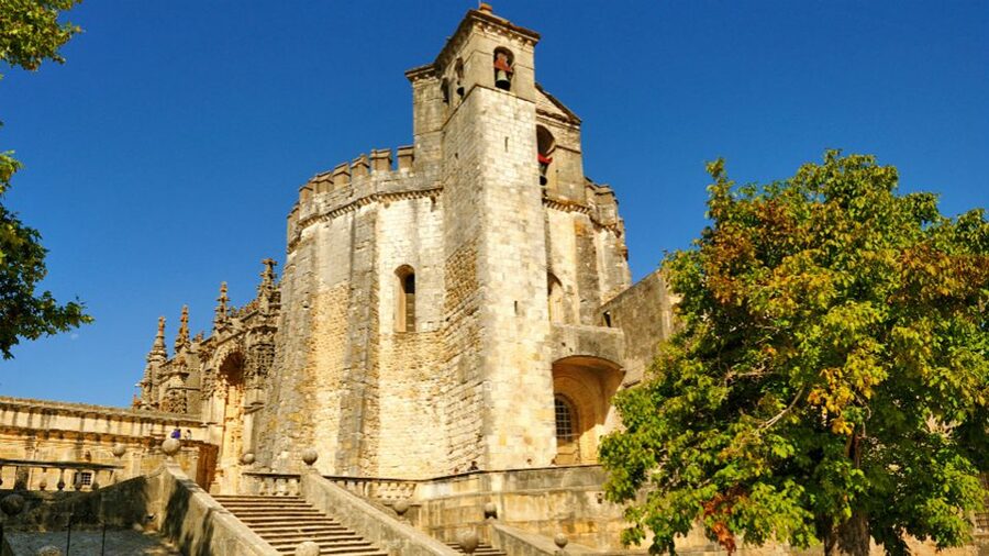 From Lisbon: Tomar, Christ Convent & Almourol Castle Tour - Guide Styles I Found Most Helpful (Oriana, João, and Others)