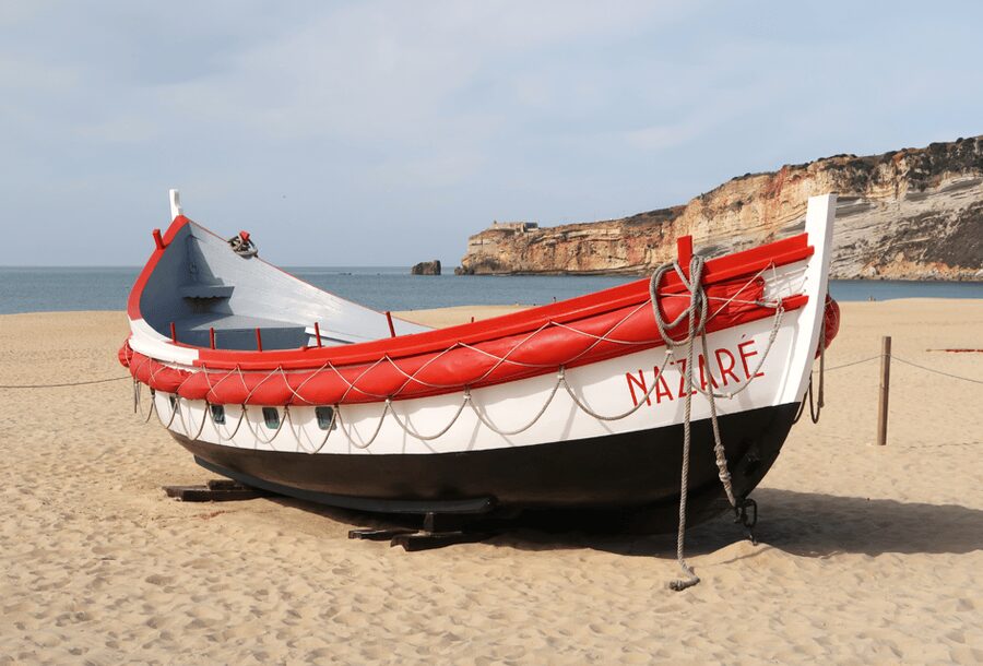 From Lisbon: Tour to Óbidos and Nazaré - Medieval Village, Ginja, and Giant Waves - Sítio da Nazaré: Mirador views plus the Sanctuary stop