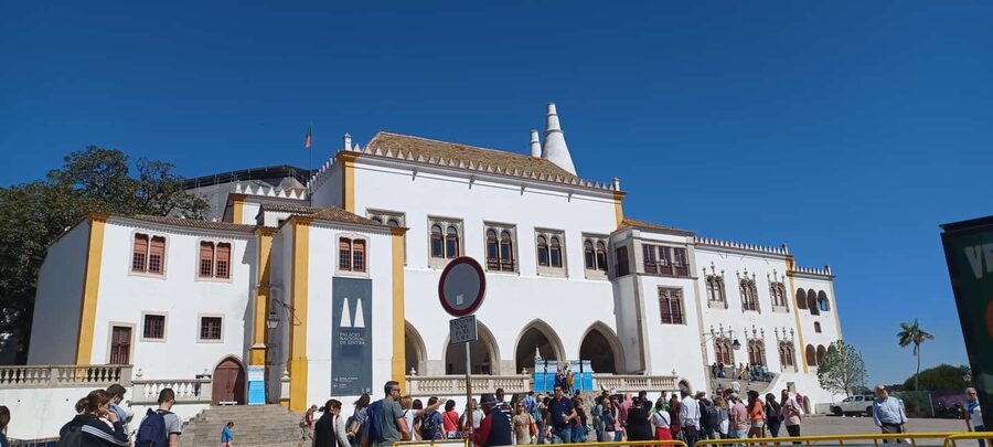 From Lisbon: Tour to Pena Palace, Sintra, and Cascais - Quinta da Regaleira and the Short Stops That Actually Help