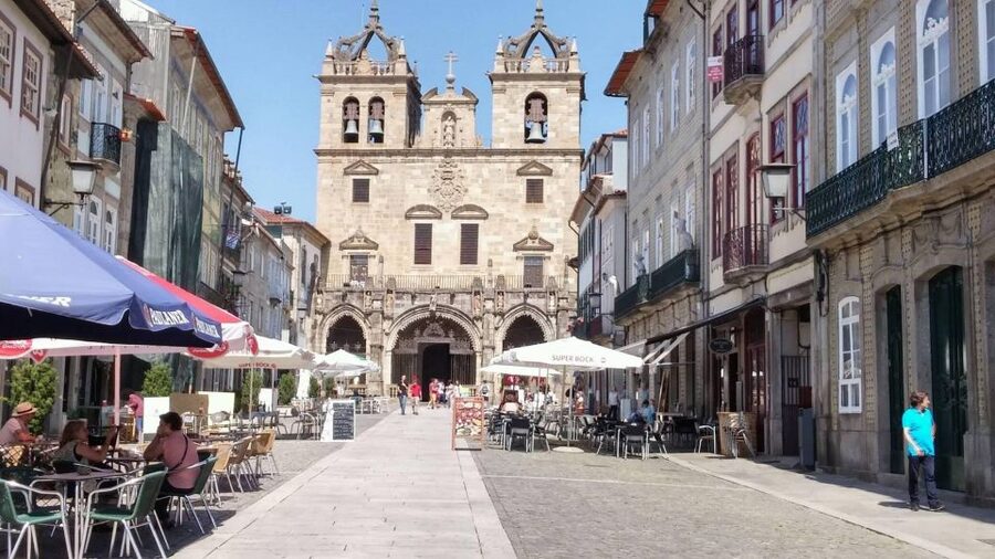 From Oporto: Braga Tour (4Hours) - Half Day - Logistics from Porto: pickup, languages, and small group comfort