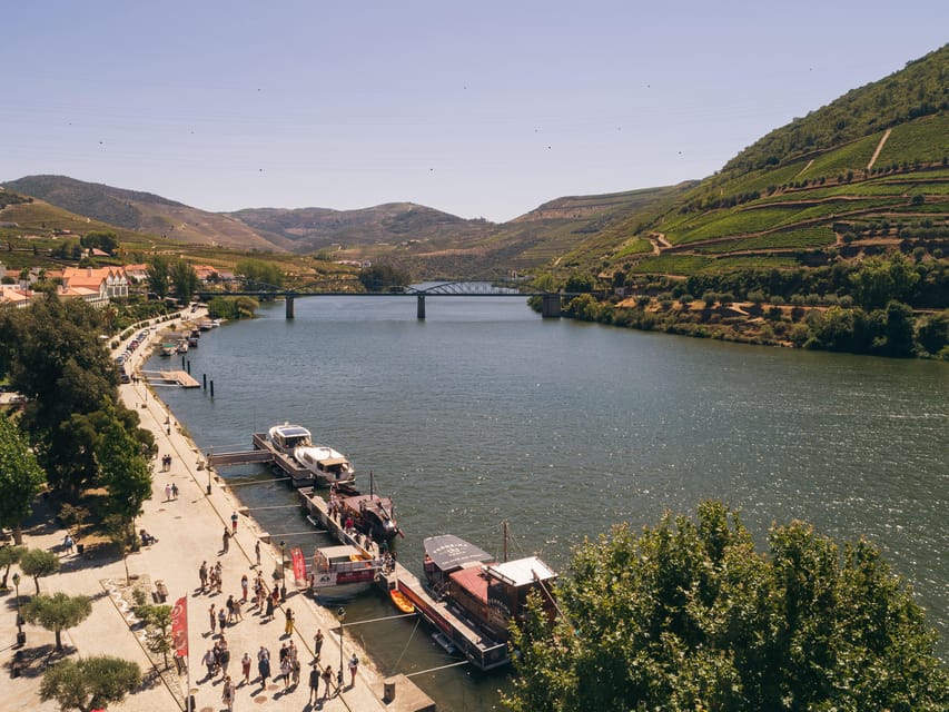 From Pinhão: Douro Valley Rabelo Boat Tour with Port Wine - Quinta passes: Bomfim, Ventozelo, Romaneira, Malvedos