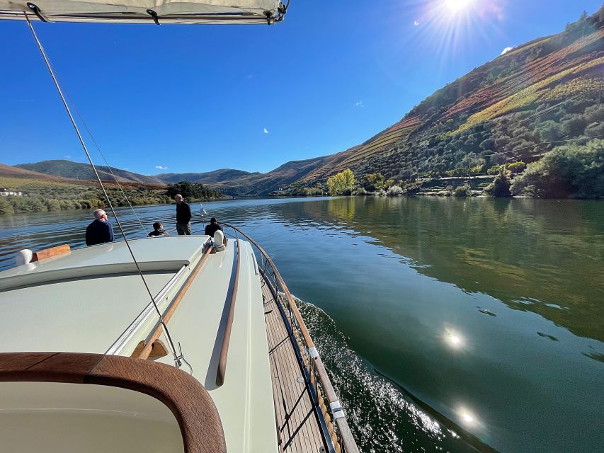 From Pinhão: Private Yacht Cruise along the Douro River - The Douro River cruise from Pinhão: vineyards, stone walls, and real sightlines