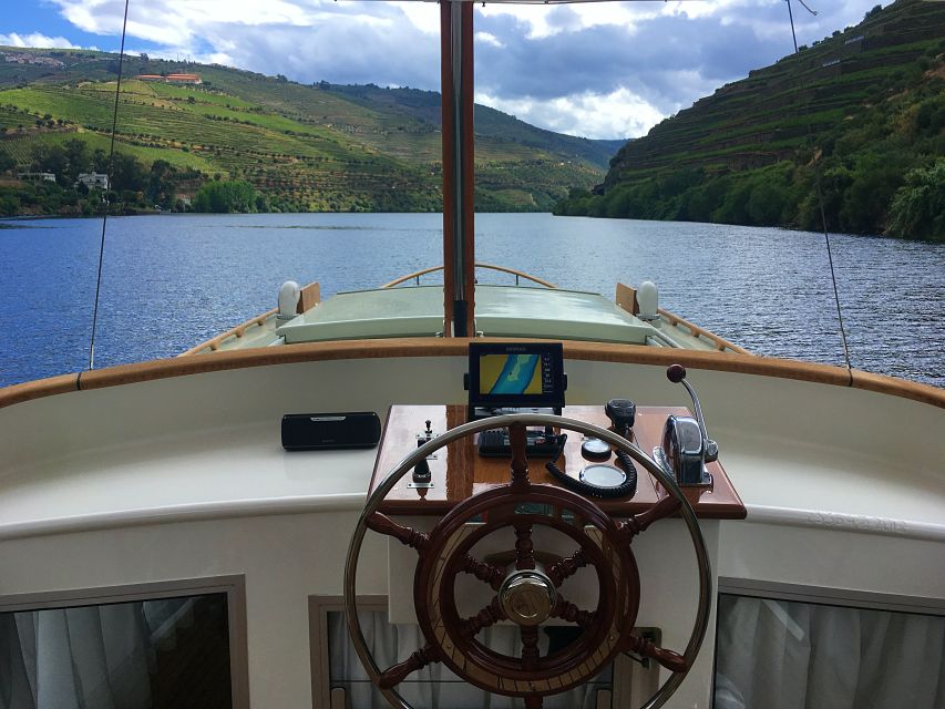 From Pinhão: Private Yacht Cruise along the Douro River - Meeting at Ânima Durius: getting set for a smooth departure